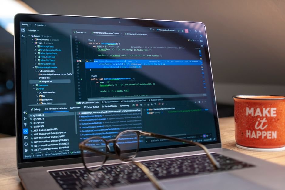 Software tools and frameworks utilized for building a comprehensive design system